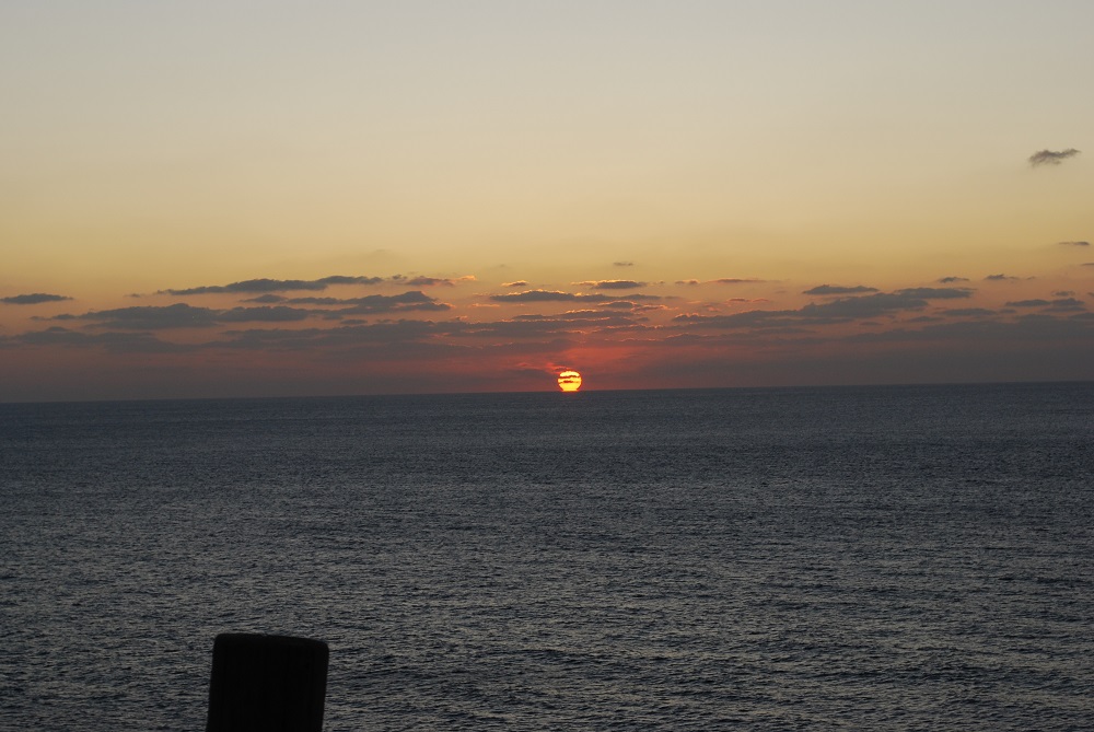 平戸　生月　水平線の夕日　